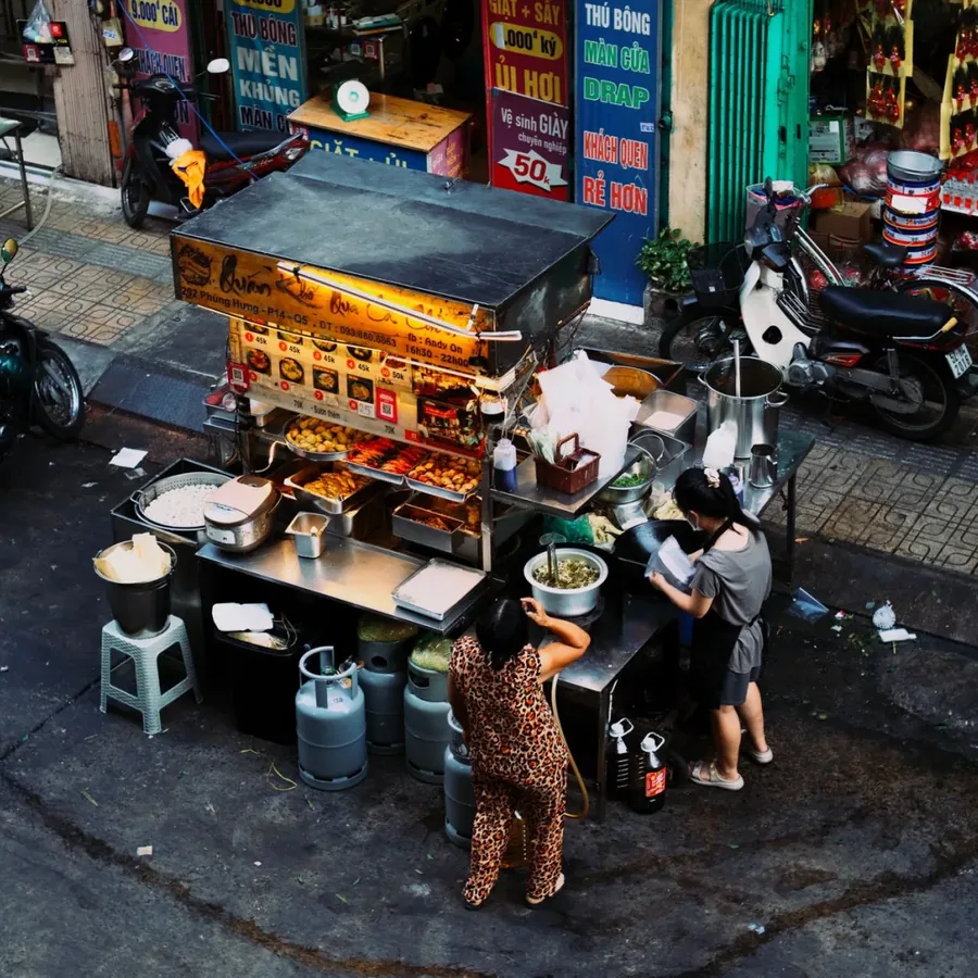 Ly cà phê vừa rót